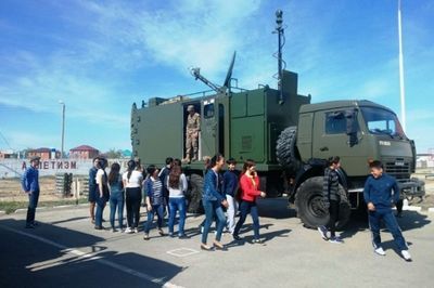 Достижения в боевой подготовке военнослужащих вс рк показали школьникам (достижение, боевой, подготовка) Достижения в боевой подготовке военнослужащих вс рк показали школьникам