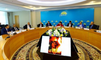 Книгу о нурсултане назарбаеве презентовали в астане