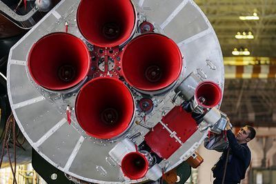 «Роскосмос» приостановит поставки ракет во францию из-за дела юкоса