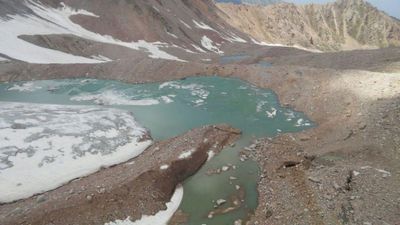 В алматинском регионе продолжаются работы по опорожнению мореных озер